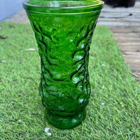 Vintage Hoosier Emerald Green Glass Vase 1970’s Crinkle Pebble Design Jade - Picture 1 of 5